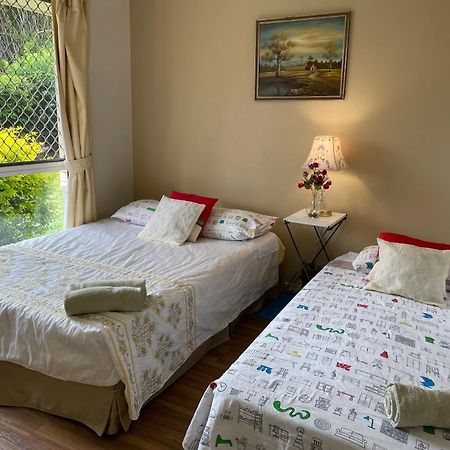 Theme Parks Amituofo Homestay Голд-Кост Экстерьер фото