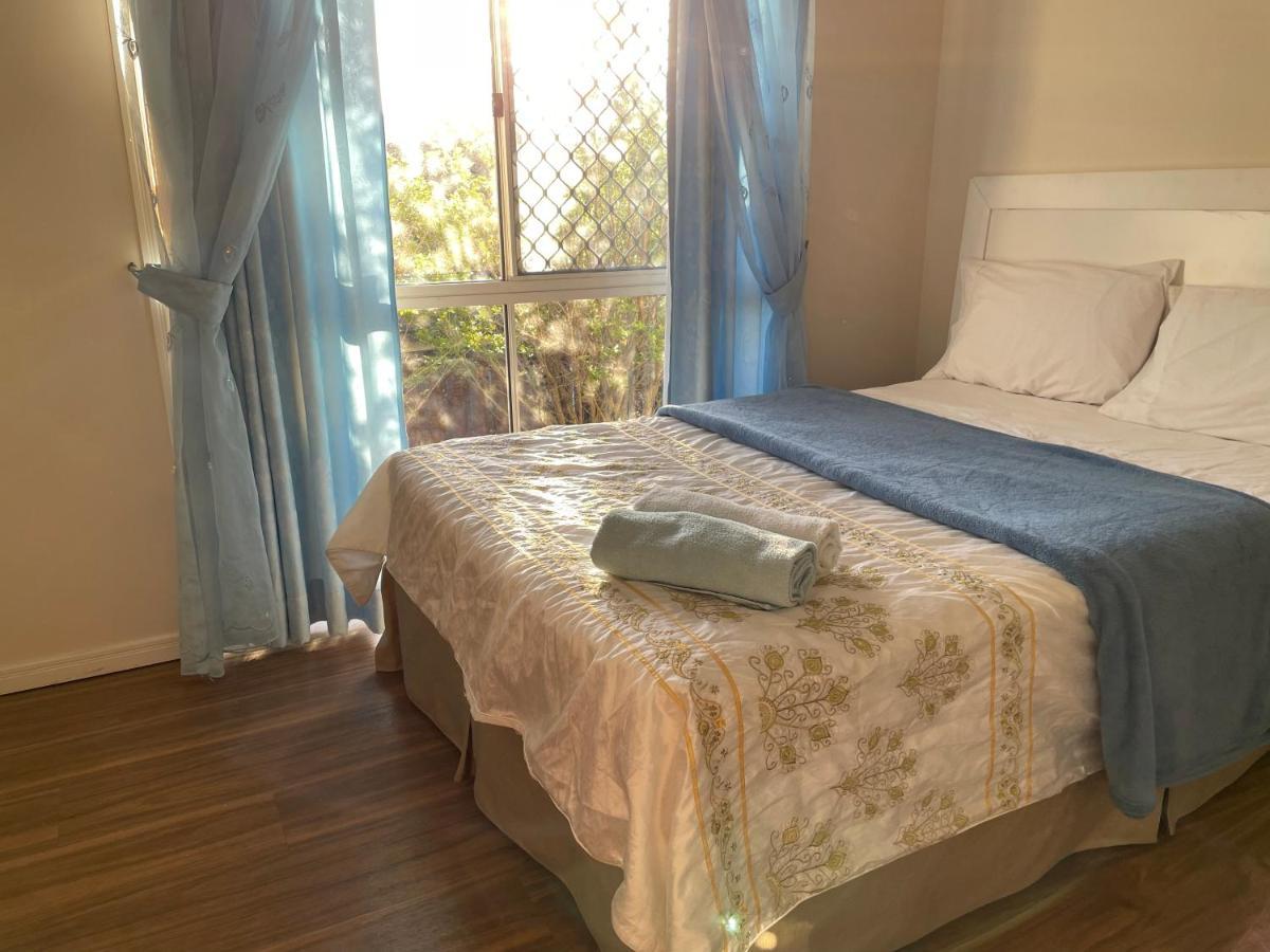 Theme Parks Amituofo Homestay Голд-Кост Экстерьер фото