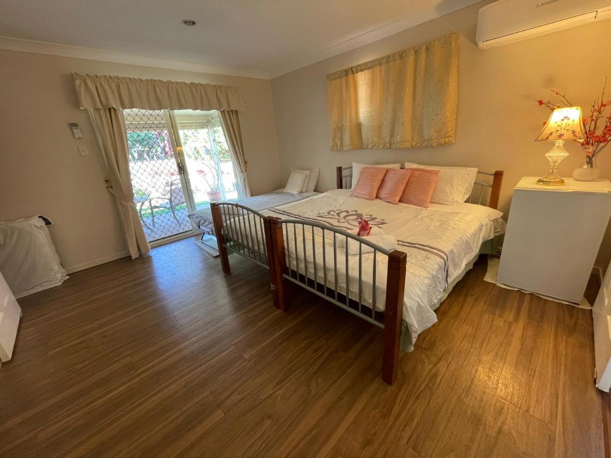 Theme Parks Amituofo Homestay Голд-Кост Экстерьер фото