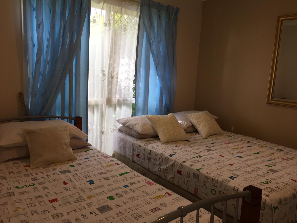 Theme Parks Amituofo Homestay Голд-Кост Экстерьер фото